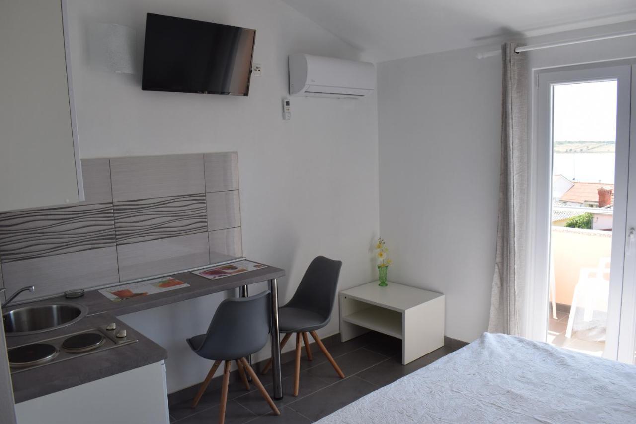 Apartmani Katica Novalja Exterior photo
